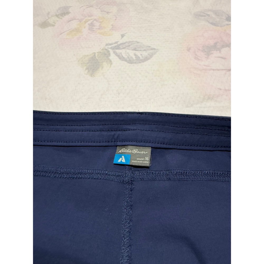 EDDIE BAUER FIRST ASCENT WOMENS CARGO SHORTS SIZE 16 - Picture 3 of 6